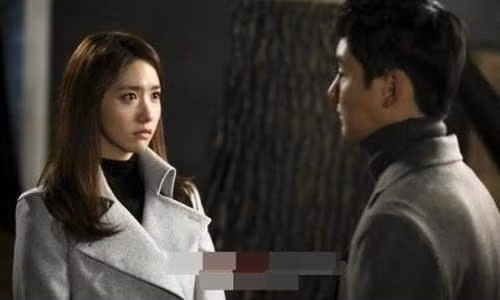 Trước ly hôn, vợ đưa ra điều kiện khiến người chồng bội bạc phải hối hận xin quay về