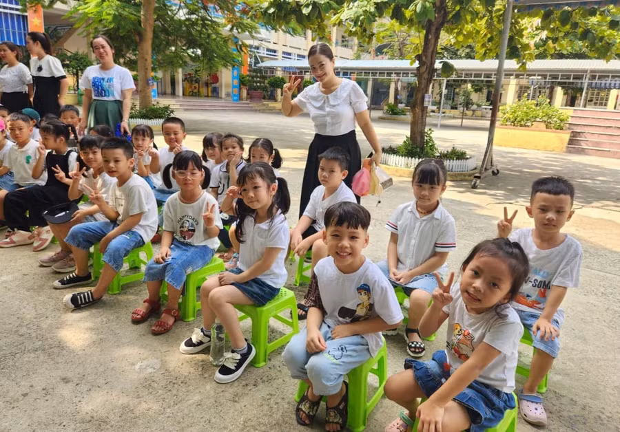Học sinh các trường mầm non trên địa bàn tham gia chương trình Lớp học cầu nối tại Trường Tiểu học Võ Thị Sáu (quận Liên Chiểu, TP Đà Nẵng).