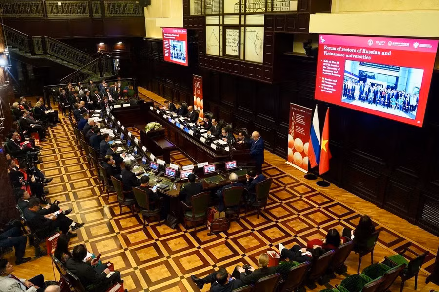 Quang cảnh Diễn đàn.