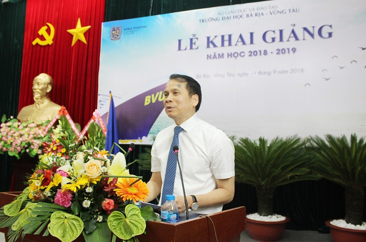 Thứ trưởng Bộ GD&ĐT Phạm Mạnh Hùng phát biểu tại Lễ khai giảng của Trường ĐH Bà Rịa-Vũng Tàu Thứ trưởng Bộ GD&ĐT Phạm Mạnh Hùng phát biểu tại Lễ khai giảng của Trường ĐH Bà Rịa-Vũng Tàu