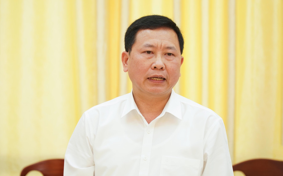 Ông Trần Văn Đạt, Vụ trưởng Vụ Giáo dục Chính trị và Công tác học sinh, sinh viên (Bộ GD&amp;ĐT) báo cáo công tác chuẩn bị Ngày hội.