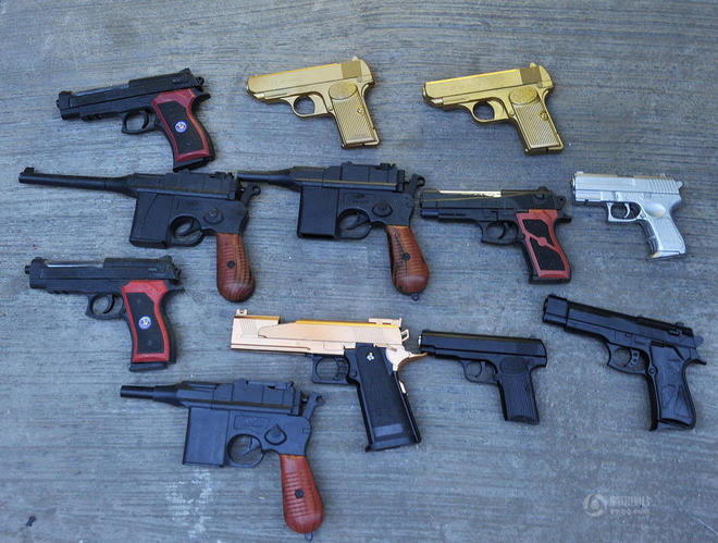 Trung Quốc tịch thu 10.000 khẩu súng giả ảnh 2