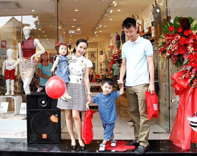 Gia đình nhỏ đáng yêu của Ốc Thanh Vân - Trí Rùa 8