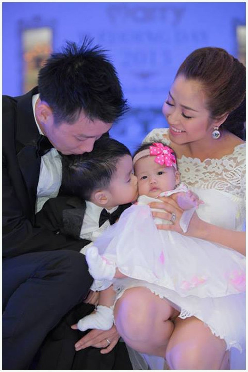 Gia đình nhỏ đáng yêu của Ốc Thanh Vân - Trí Rùa 3