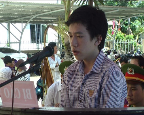 May mắn thoát chết vì hứa đưa thêm tiền bán heo cho tên cướp - Ảnh 1