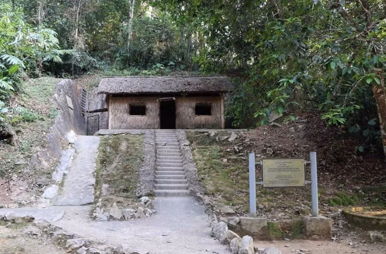 Lán ở và làm việc của Đại tướng Võ Nguyên Giáp ở Mường Phăng. Ảnh: tư liệu