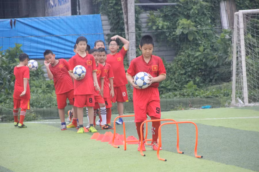 Học sinh tại TPHCM tham gia lớp học năng khiếu ngoài giờ. Ảnh minh họa