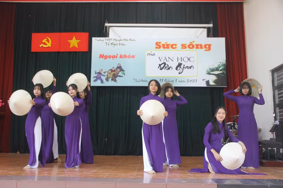 Ngữ văn hấp dẫn qua hình thức sân khấu hoá văn học dân gian ảnh 4