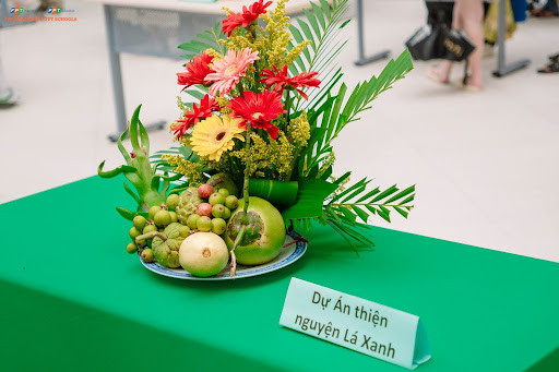 Nhiều mâm ngũ quả được trang trí khéo léo. Nhiều mâm ngũ quả được trang trí khéo léo.