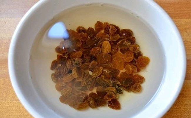 Chỉ cần “Nho khô + nước”, độc tố trong gan đều bị cuốn trôi!