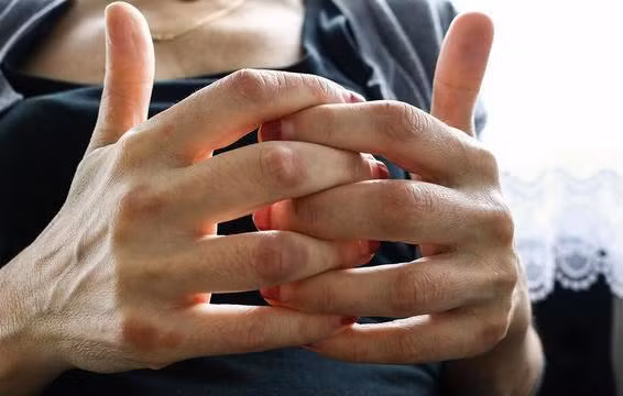 6 dấu hiệu khác lạ của móng tay tưởng đơn giản nhưng cực nguy hiểm ảnh 4