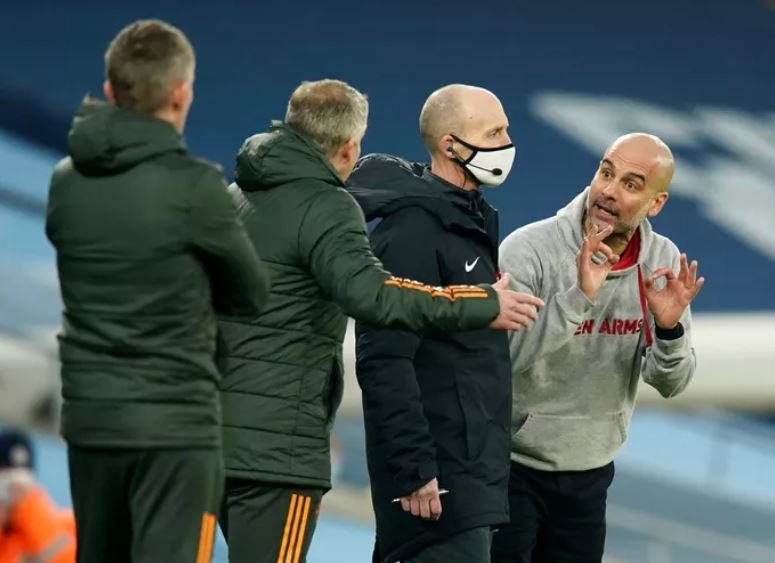 ...khiến Pep Guardiola khó chịu với đồng nghiệp Solskjaer. ...khiến Pep Guardiola khó chịu với đồng nghiệp Solskjaer.