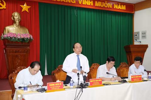 Phó Thủ tướng Nguyễn Xuân Phúc, Trưởng Ban Chỉ đạo Tây Bắc chủ trì cuộc họp giao ban 3 BCĐ gồm Tây Bắc, Tây Nguyên và Tây Nam Bộ. Ảnh: VGP