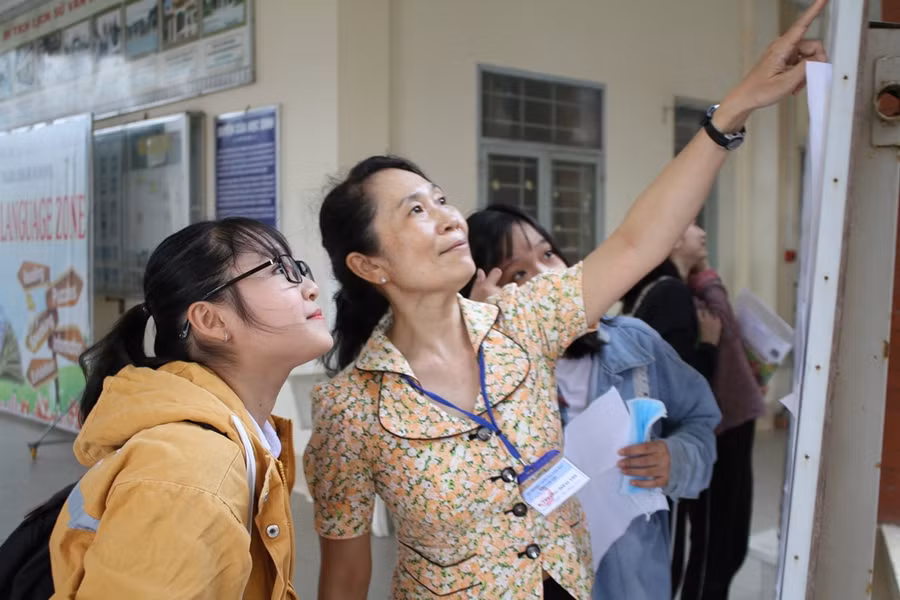 Thầy cô có lời khuyên HS lớp 12 không nên chủ quan, cần đưa ra giải pháp ôn tập toàn diện.