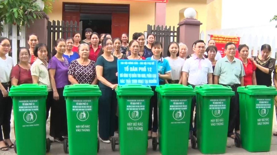 Hội LHPN TP Thái Nguyên phối hợp với Hội Nông dân TP cùng chung tay bảo vệ môi trường.