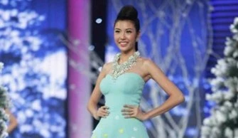 Thúy Vân: Từ Á khôi Áo dài Việt Nam đến Á hậu 3 Hoa hậu Quốc tế