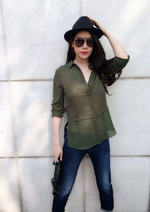 Trương Ngọc Ánh trẻ đẹp hơn tuổi nhờ quần jeans - ảnh 4 Hình ảnh: Trương Ngọc Ánh trẻ đẹp hơn tuổi nhờ quần jeans số 4