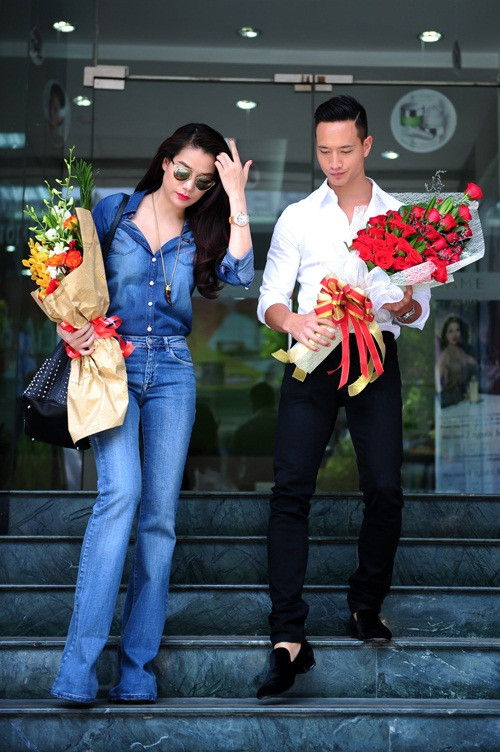 Trương Ngọc Ánh trẻ đẹp hơn tuổi nhờ quần jeans - ảnh 3 Hình ảnh: Trương Ngọc Ánh trẻ đẹp hơn tuổi nhờ quần jeans số 3