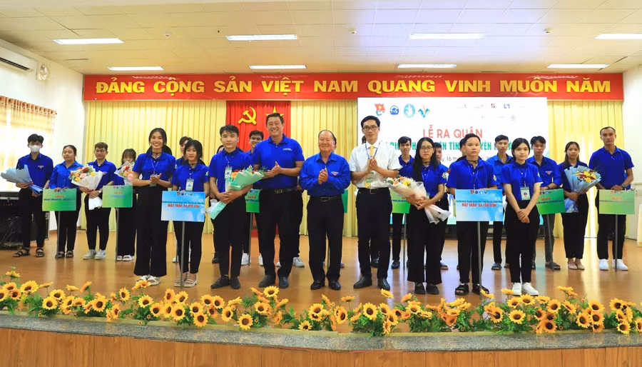 Trường ĐH Trà Vinh ra quân Chiến dịch Thanh niên tình nguyện hè.