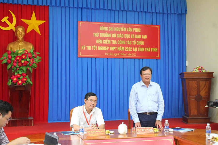 Ông Lê Văn Hẳn, Chủ tịch UBND tỉnh, Trưởng BCĐ thi tỉnh Trà Vinh phát biểu tại buổi làm việc. Ông Lê Văn Hẳn, Chủ tịch UBND tỉnh, Trưởng BCĐ thi tỉnh Trà Vinh phát biểu tại buổi làm việc.