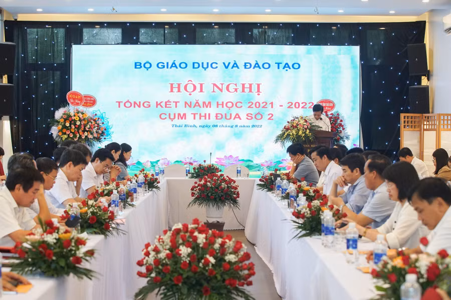 Hội nghị tổng kết năm học 2021-2022 và triển khai nhiệm vụ năm học 2022-2023 của Cụm thi đua số 2.