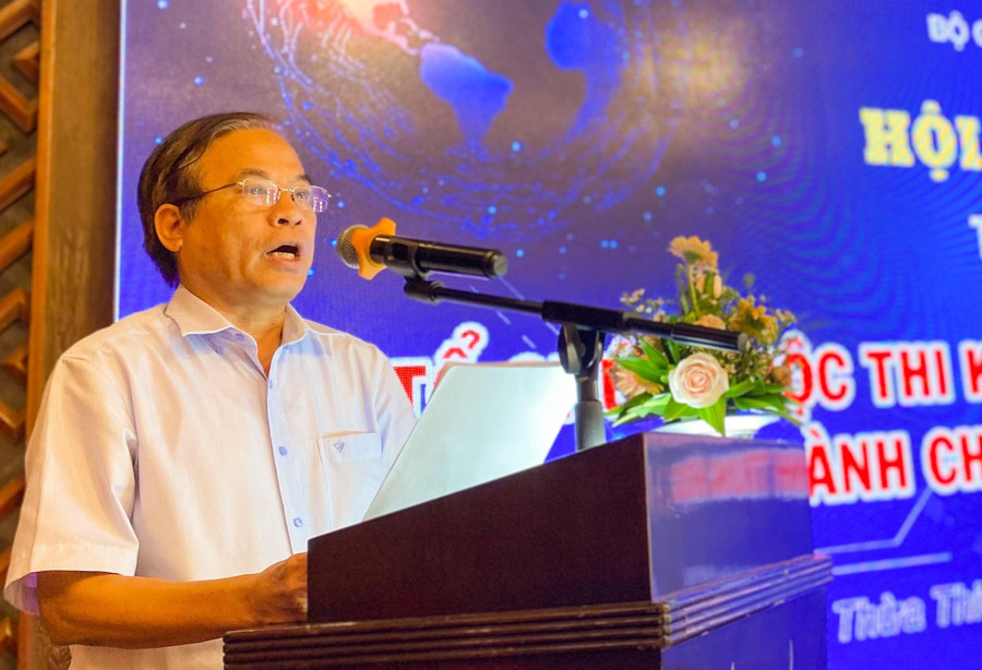 Ông Đặng Phước Mỹ, Phó Giám đốc Sở GD&ĐT Thừa Thiên Huế phát biểu tại hội nghị. Ông Đặng Phước Mỹ, Phó Giám đốc Sở GD&ĐT Thừa Thiên Huế phát biểu tại hội nghị.