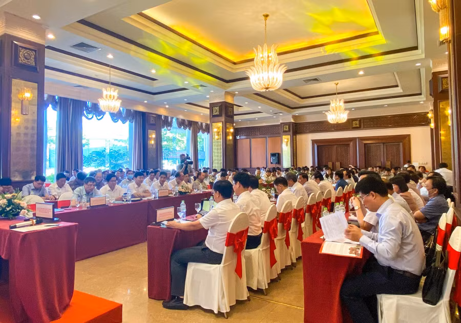 Các đại biểu tham dự hội nghị.