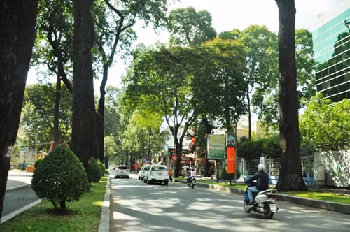 "Đốt mình" giữa nắng nóng gần 40 độ mưu sinh giữa Sài Gòn - 24