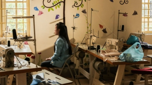 Đêm ác mộng của thiếu nữ Việt tuổi teen bị bán làm vợ đàn ông TQ - Ảnh 1 Đêm ác mộng của thiếu nữ Việt tuổi teen bị bán làm vợ đàn ông TQ - Ảnh 1