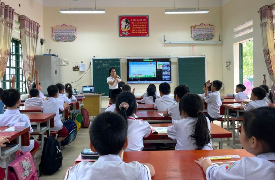 Tiết học kết nối của Trường Tiểu học Nam Cường, thành phố Lào Cai tìm hiểu về Văn Miếu - Quốc Tử Giám. Tiết học kết nối của Trường Tiểu học Nam Cường, thành phố Lào Cai tìm hiểu về Văn Miếu - Quốc Tử Giám.