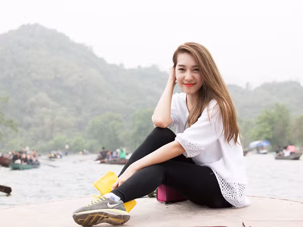 Tuấn Hưng cùng bà xã đi lễ chùa đầu năm ảnh 4