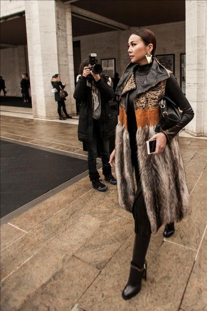 Nhiều ống kính ghi lại hình ảnh đẳng cấp của siêu mẫu Thanh Hằng