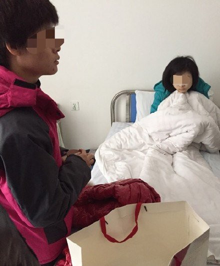 Trung Quốc: Hãi hùng cô gái bị cha mẹ giam cầm đến liệt người ảnh 4