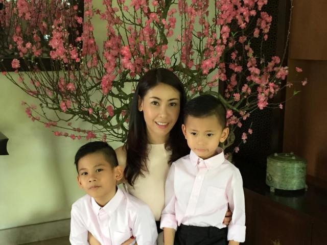 Khoảnh khắc hạnh phúc của gia đình Hoa hậu Hà Kiều Anh 9