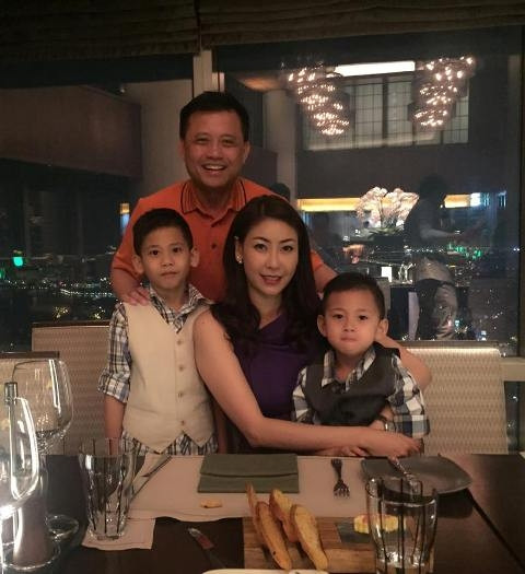 Khoảnh khắc hạnh phúc của gia đình Hoa hậu Hà Kiều Anh 2