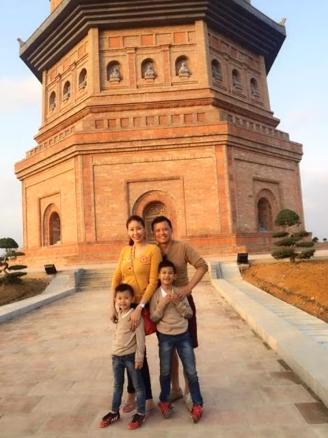 Khoảnh khắc hạnh phúc của gia đình Hoa hậu Hà Kiều Anh Khoảnh khắc hạnh phúc của gia đình Hoa hậu Hà Kiều Anh 4