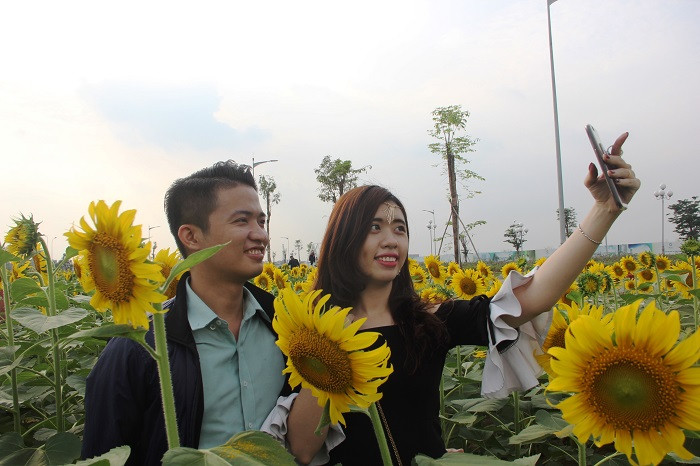 Cùng lưu giữ khoảnh khắc bên nhau.