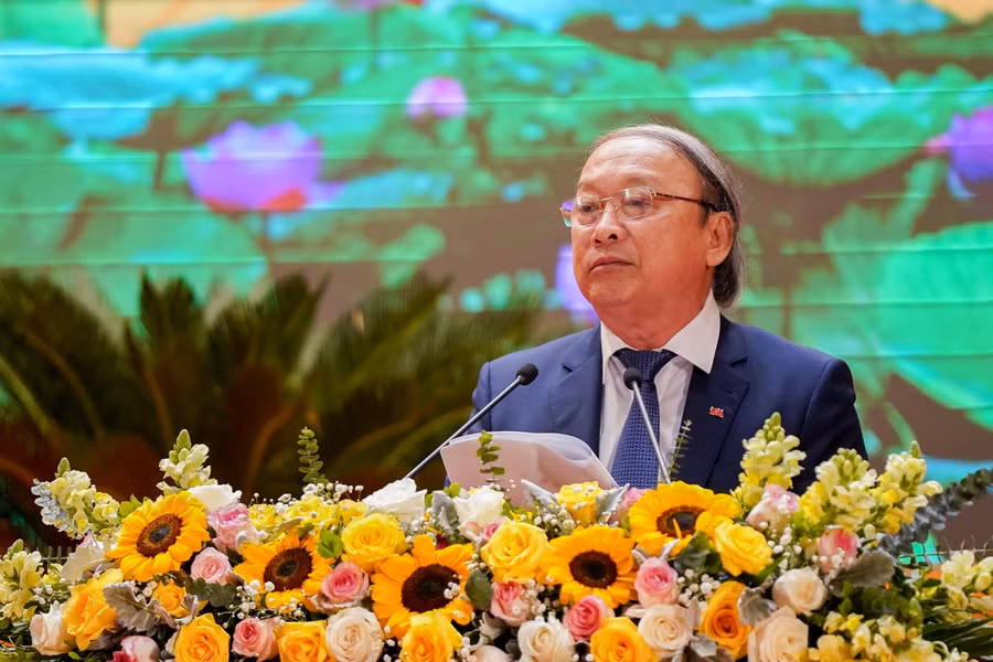 Ông Võ Văn Phuông, Phó Trưởng Ban Thường trực Ban Tuyên giáo Trung ương trình bày báo cáo tại Hội nghị (ảnh Thế Đại)