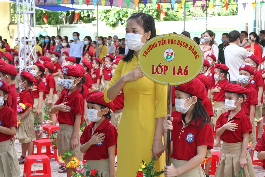 Lễ khai giảng năm học mới tại Trường Tiểu học Bạch Đằng 