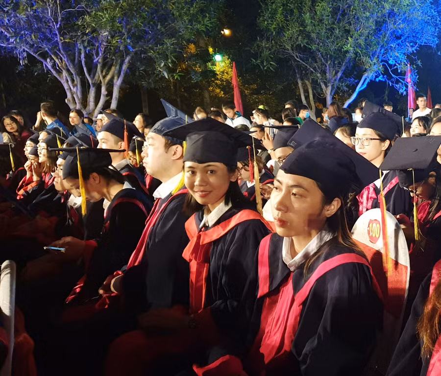 130 học sinh, sinh viên được biểu dương ngày hôm nay là những bông hoa học tốt trong hàng nghìn bông hoa học tốt của TP Cảng Hải Phòng