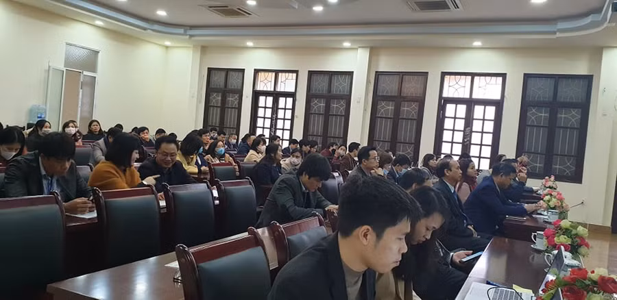 Lãnh đạo Sở GD&ĐT, phòng GD&ĐT các quận, huyện dự tập huấn sáng 11/2