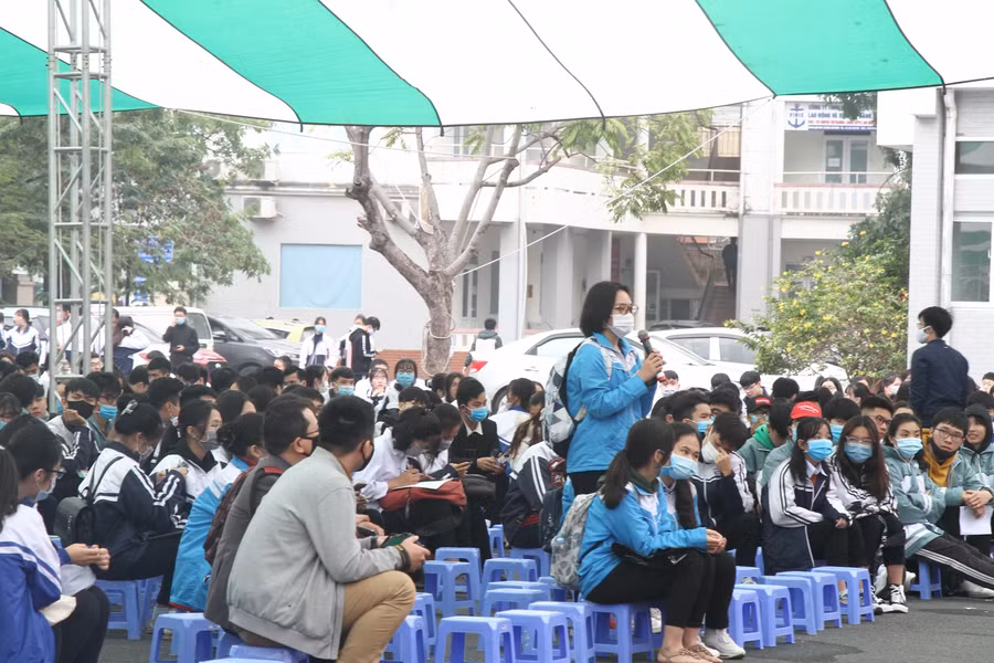 HS đặt câu hỏi về các phương thức tuyển sinh năm 2021.