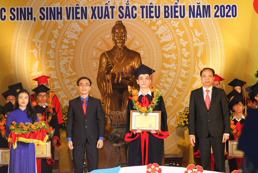 Lễ vinh danh những học sinh, sinh viên xuất sắc tiêu biểu của TP Hải Phòng