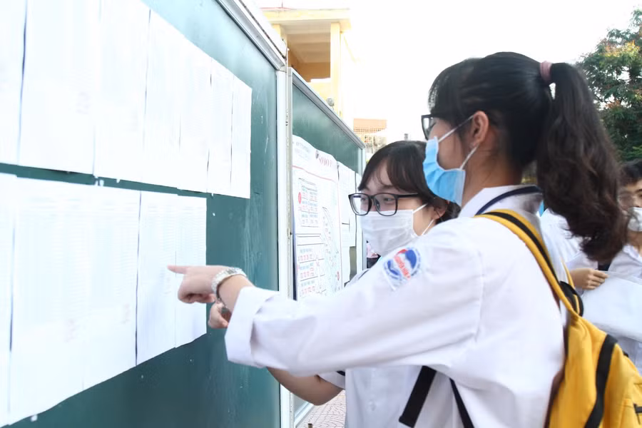 Thí sinh tại Điểm thi Trường THPT Trần Nguyên Hãn trong Kỳ thi tốt nghiệp THPT năm 2020 đợt 1