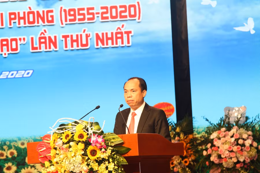 Giám đốc Lê Quốc Tiến phát biểu tại lễ kỷ niệm.