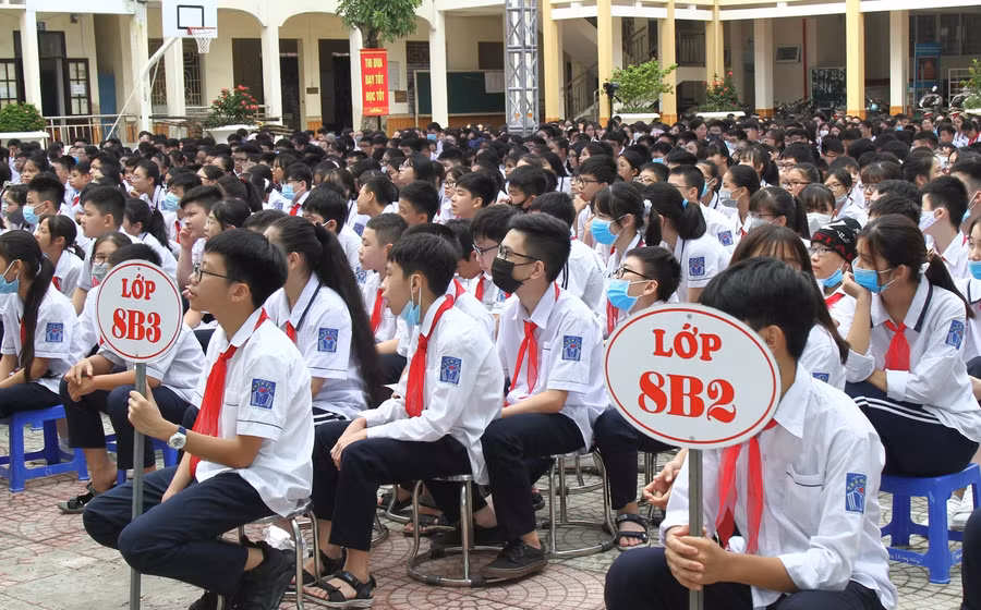 1.300 học sinh khối 8-9 tập được tuyên truyền về ATGT