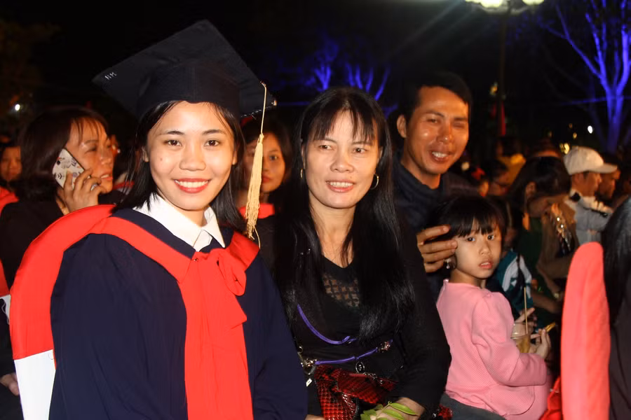 Em Đào Thị Huê (xã Vĩnh Long, huyện Vĩnh Bảo, TP Hải Phòng) - Sinh viên Thủ khoa đầu ra Trường Đại học Thủy Lợi