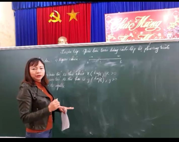 Buổi lên lớp trực tuyến của giáo viên trường THCS thị trấn Tiên Lãng Buổi lên lớp trực tuyến của giáo viên trường THCS thị trấn Tiên Lãng