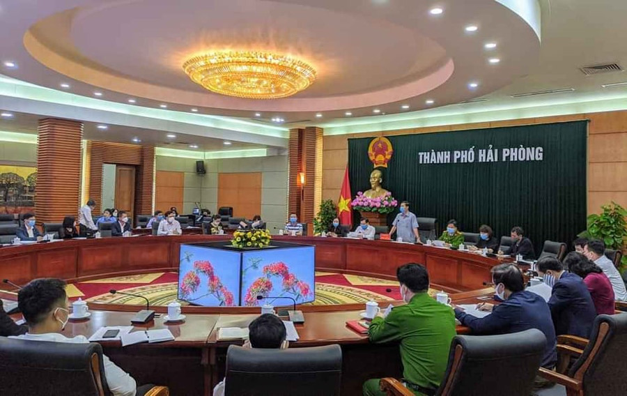 Chủ tịch UBND TP Hải Phòng Nguyễn Văn Tùng chủ trì cuộc họp chiều 17/3