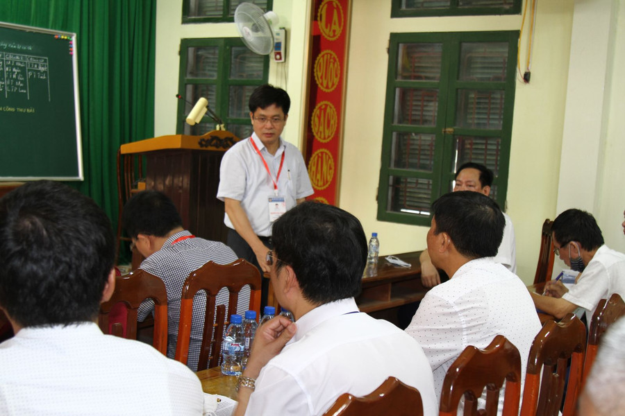 Vụ trưởng Vụ Giáo dục Trung học Nguyễn Xuân Thành phát biểu tại buổi làm việc